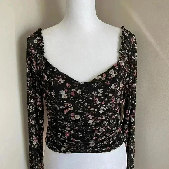 Almost Famous Black Floral Long Sleeve Crop Top With Built-in Bra - Picture 2 of 14